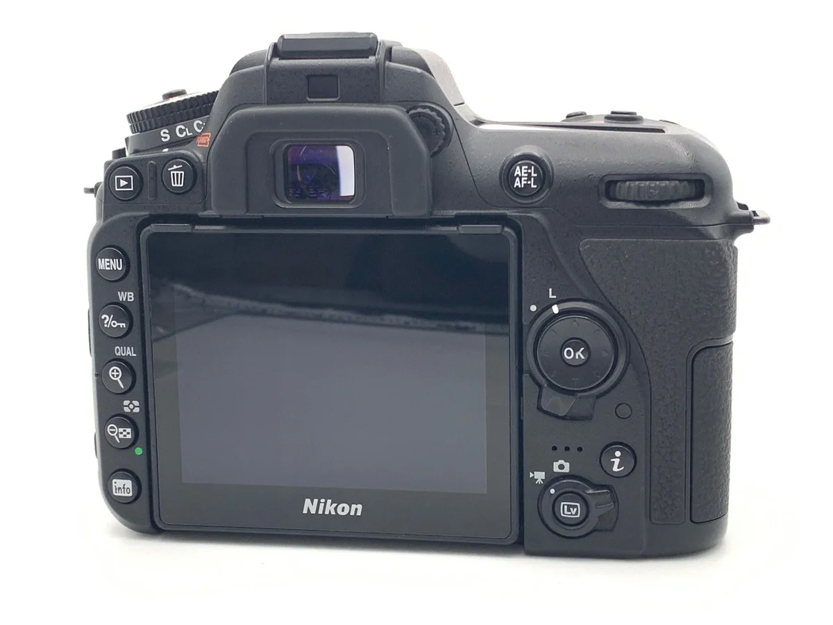 Nikon D7500