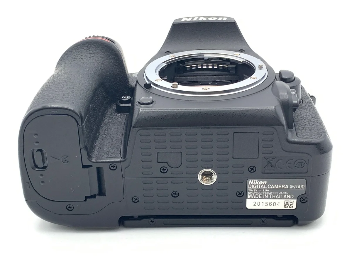 Nikon D7500