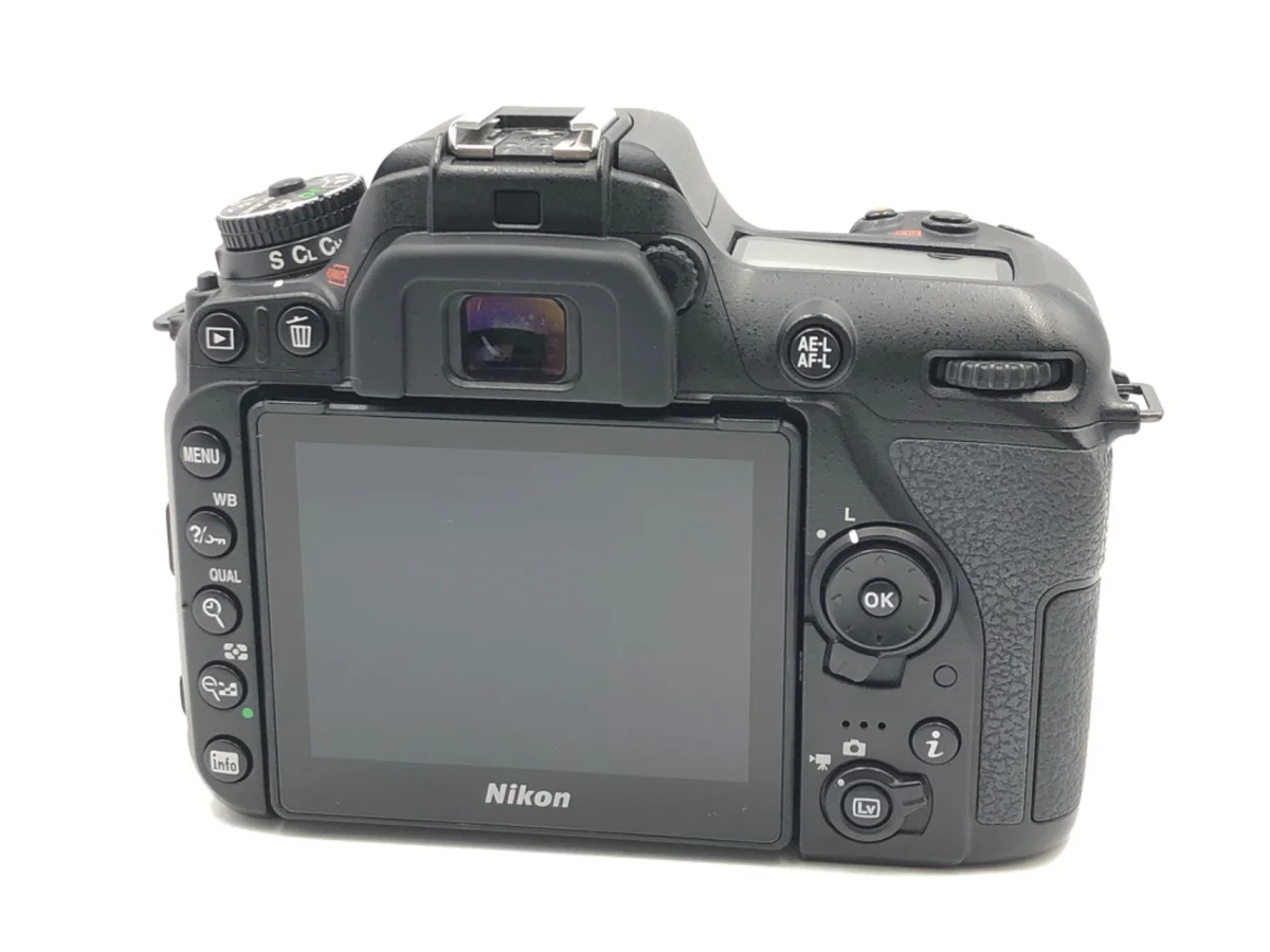 Nikon D7500